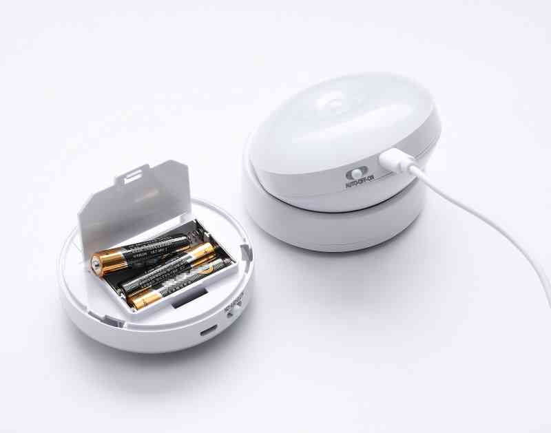 LUCIO - LUCE LED RICARICABILE ORIENTABILE+SENSORE